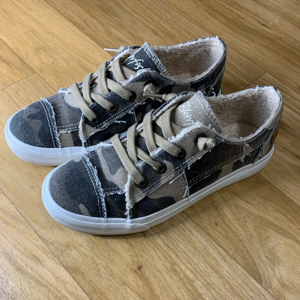 Blowfish camo slip on sneakers